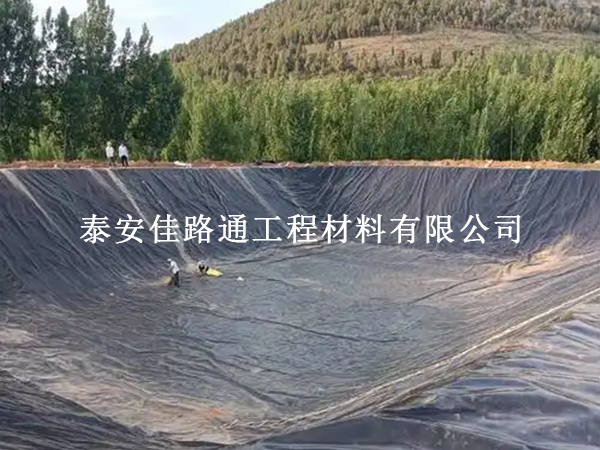 藕池養(yǎng)殖防滲膜性能提升全攻略:從選材到養(yǎng)護(hù)的實用指南 藕池養(yǎng)殖防滲膜性能提升全攻略:從選材到養(yǎng)護(hù)的實用指南